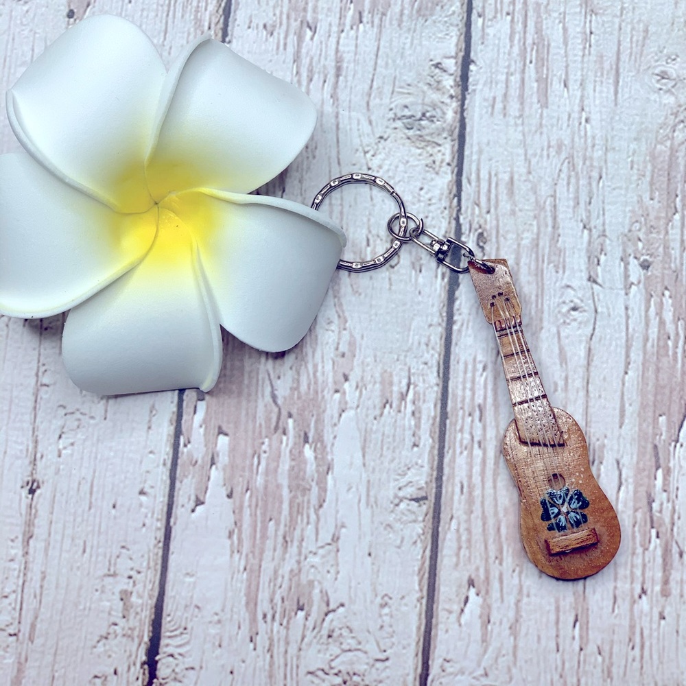 Caligirl Guitar Keychain